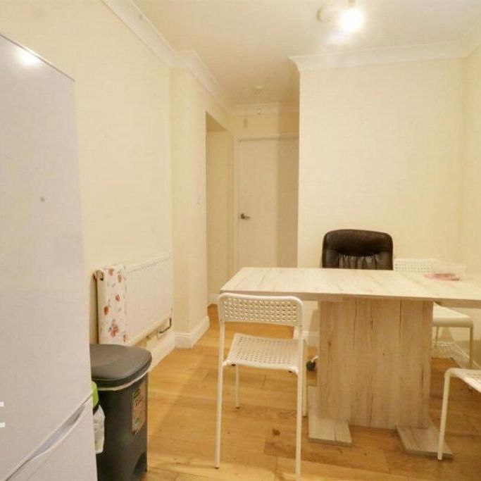 1 bedroom in a house share to rent - Photo 1