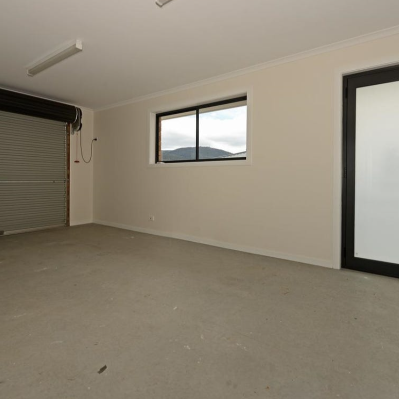 Modern 2-Bedroom Villa Unit with Garage - Perfect for Comfortable Living! - Photo 1