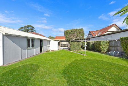 Ready To Move In - 12 months lease only - Photo 3