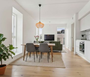 Stor og rummelig 3-værelses lejlighed med god altan og stort badevæ... - Foto 4