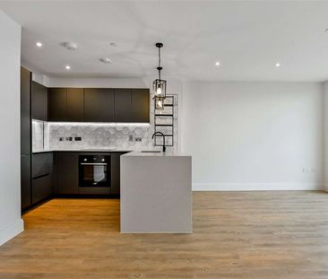 An unfurnished and upper floor two bedroom apartment with south-wes... - Photo 6