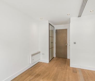 Compass House, Chelsea Creek, Fulham, SW6 - Photo 1