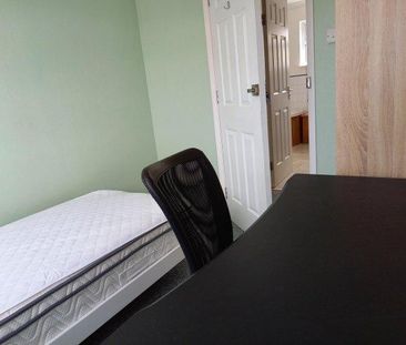 4 bedroom house share to rent - Photo 4