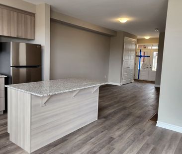 For Lease - 46 Forestwalk Street, Kitchener, Ontario - Photo 3