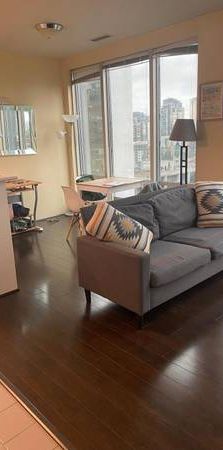 Beautiful furnished one bedroom apt in Downtown - Photo 1