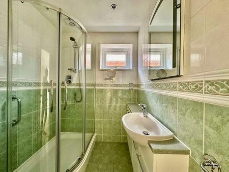 Hillview Road, Hythe, SO45 - Photo 3