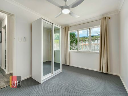REFURBISHED, 2 BEDROOM UNIT IN THE HEART OF NEWMARKET - Photo 3
