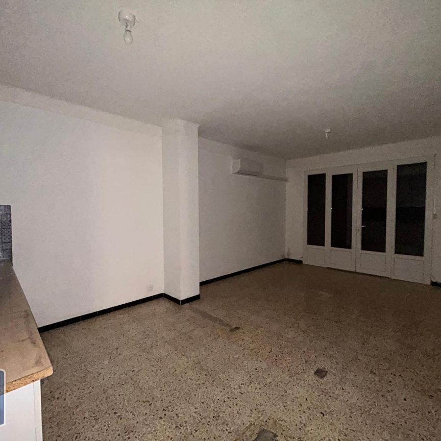 Location Appartement 3 pièces 55m² CARPENTRAS 84200 - Photo 1