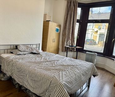 1 Bed Terraced House, Grove Green Road, E11 - Photo 4