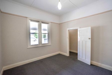Modern 2 Bedroom Gem in the Heart of Darby Street - Photo 2
