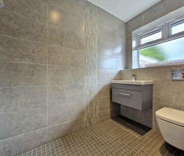 3 bedroom semi-detached bungalow to rent - Photo 6