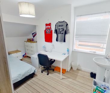 Estcourt Avenue, Headingley - Photo 4