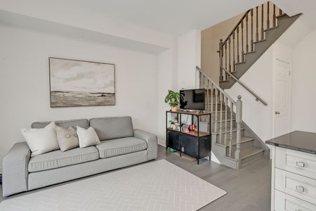 For Lease - 3966 Koenig Road, Burlington, Ontario - Photo 3