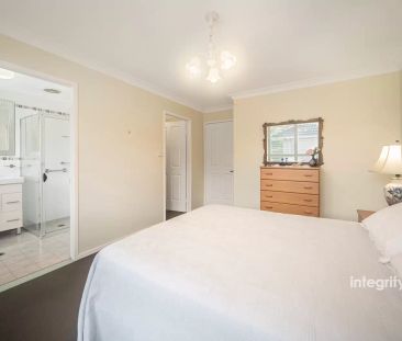 Low Maintenance - Photo 2