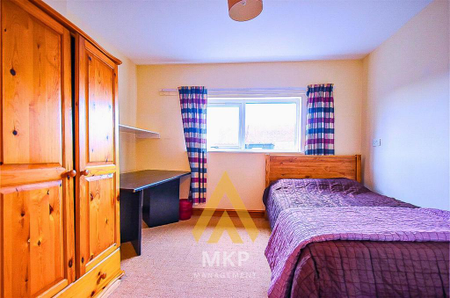 6 bedroom terraced house to rent - Photo 4