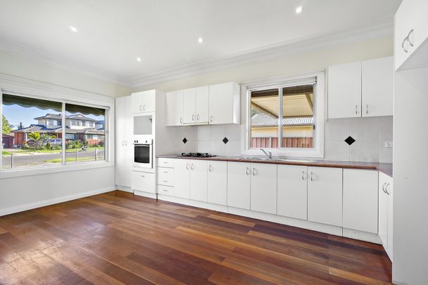 Freshly Painted 3 Bedroom Home - Photo 1