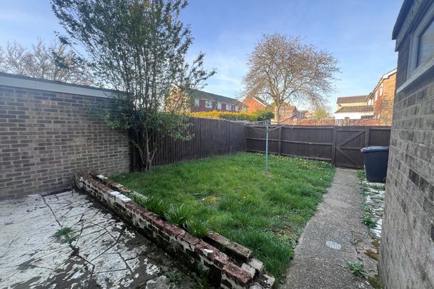 Eastfields - Photo 1