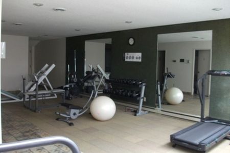 2bed 2bath Condo; Executive House – Available April - Photo 2