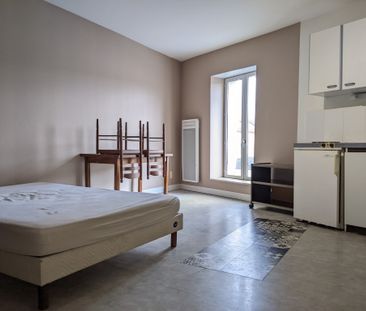 Location Appartement 1 pièce 30m² ISSOUDUN 36100 - Photo 4