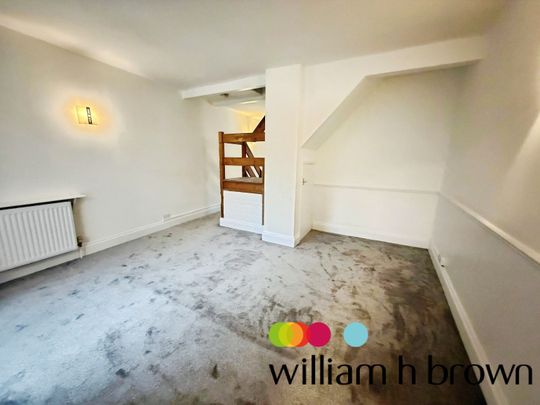 East Hill, Colchester - Photo 1