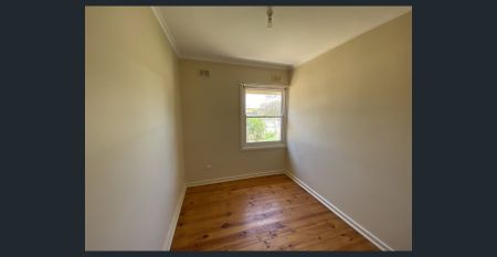 3 Bedroom 1 Bathroom 1 Garage - Photo 4