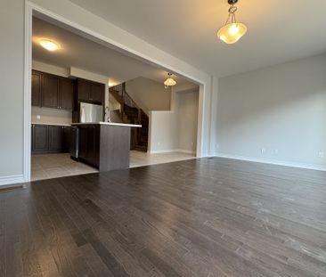 For Lease - 1107 Thompson Drive, Oshawa, Ontario - Photo 6