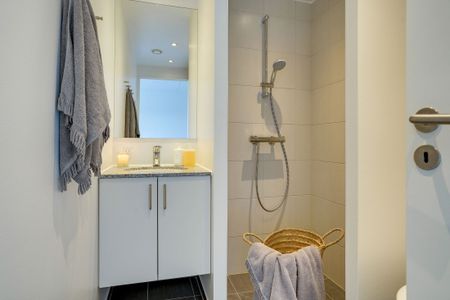 Moderne lejebolig i Odense M med fælles tagterrasse - perfekt til den studerende/delebolig - Photo 4