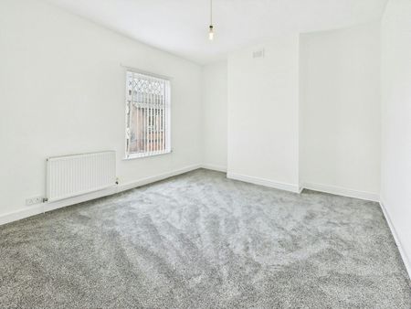 Terraced House to rent on - Photo 5