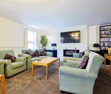 1 bedroom retirement property to rent - Photo 3