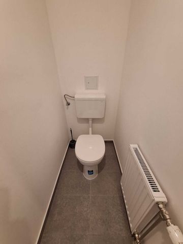 360° TOUR / Erstbezug nach Sanierung: Helle, freundliche, moderne 3-Zimmer-Dachgeschoss-Altbauwohnung - Photo 4