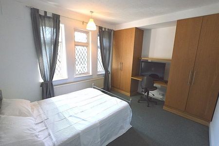 Sefton Court, - Photo 5