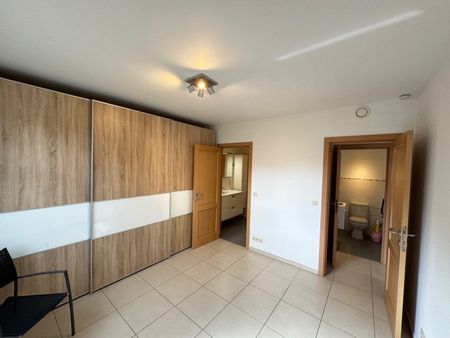 Lumineux appartement 1ch + terrasse + parking à 7850 Enghien  Loyer: 800 € - Foto 5