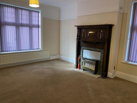 5 bedroom detached house to rent - Photo 2