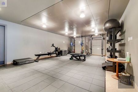 Manhattan Loft Gardens, 20 International Way, London - Photo 3