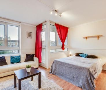 3 bedroom flat to rent - Photo 4