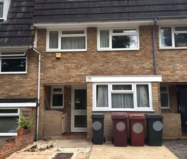 5 Bed Terraced House, Knighton Close, RG4 - Photo 4