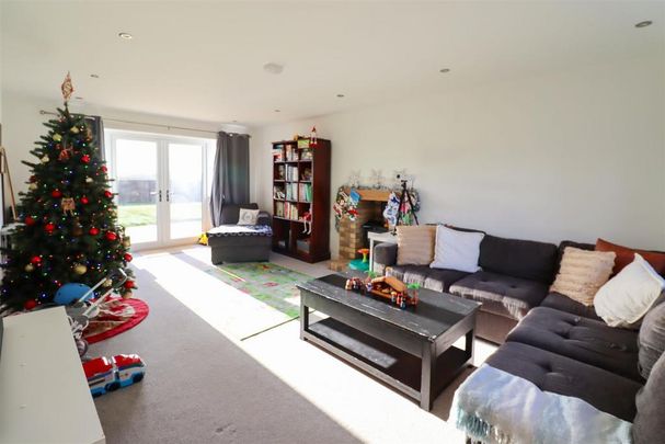 4 bedroom detached house to rent - Photo 1