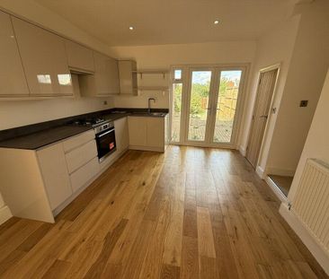 2 bedroom semi-detached house to rent - Photo 3
