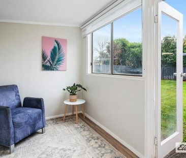 Modern Family Living! - Photo 2