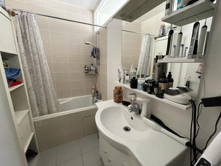 Location Appartement 2 pièces 45m² - Photo 3