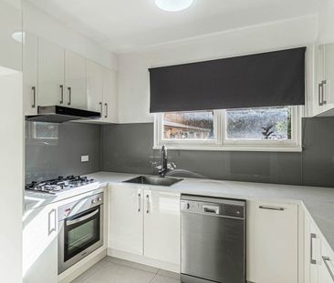 Renovated home with great location! - Photo 3