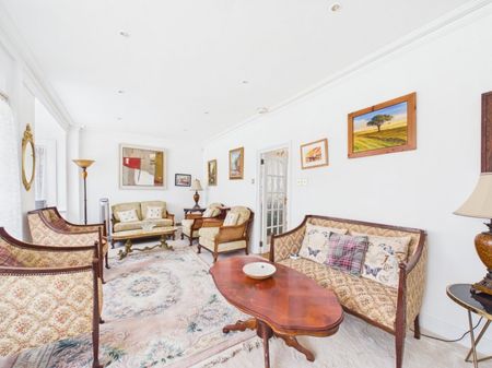 Station Road, Wraysbury, Berkshire,TW19 - Photo 2
