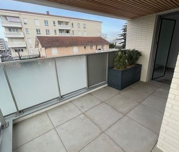 Location Appartement 3 pièces 64m² DECINES CHARPIEU 69150 - Photo 5