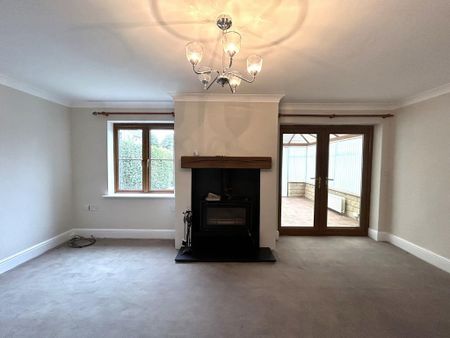 4 bedroom detached house to rent - Photo 3