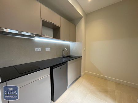 Location Appartement 1 pièce 33m² NARBONNE 11100 - Photo 2