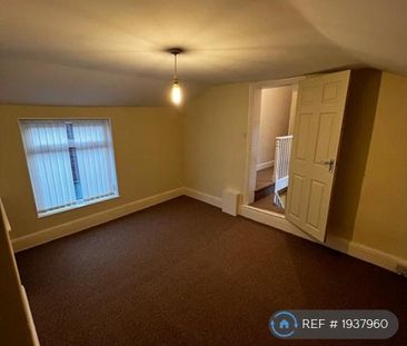 4 bedroom semi-detached house to rent - Photo 2
