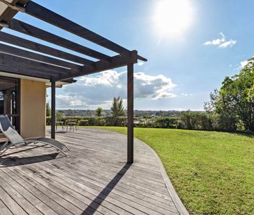 EXECUTIVE MODERN HOME – RARERE TERRACE WITH INLET VIEWS - Photo 5