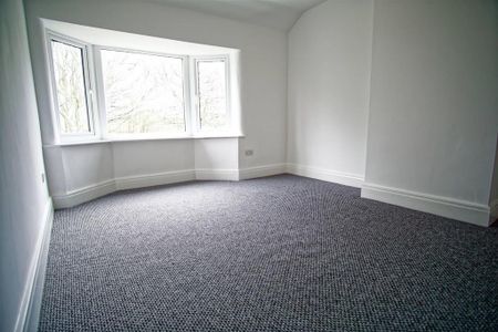 3 bedroom end of terrace house to rent - Photo 2