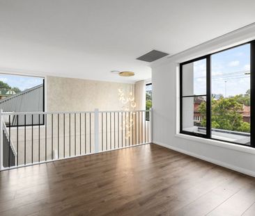 IMPRESSIVE ARCHITECT DESIGNED HOUSE - Photo 5