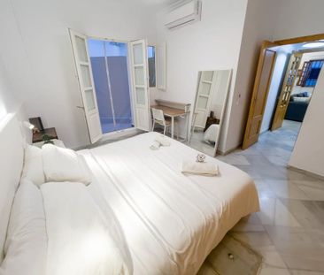 Calle Rodrigo de Triana, Sevilla, Andalusia 41010 - Photo 5